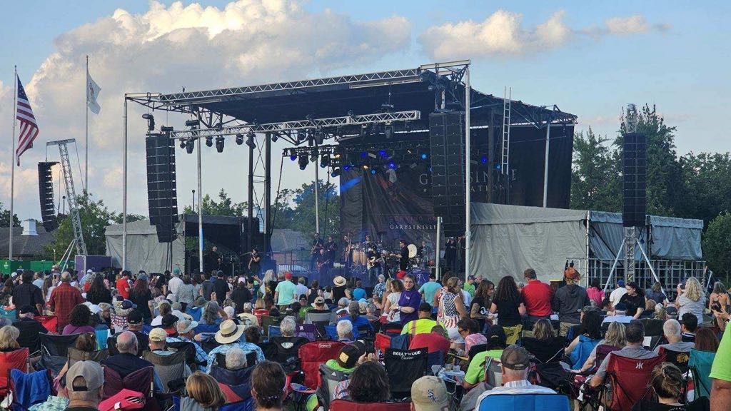 Sheriff James Mendrick Welcomes Gary Sinise to DuPage County 🇺🇸
 ocv.im/kLO96M4