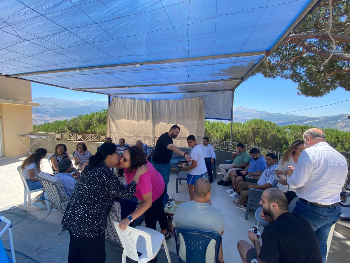 شاركت في القداس الإلهي في بلدة صبّاح الجزينية و تشرّفت بلقاء مختار البلدة و عدد من الأهالي في منزل منسّق التيار الوطني الحر حيث استمعت لمطالبهم و حاجاتهم على أمل تحقيق ما امكن منها.