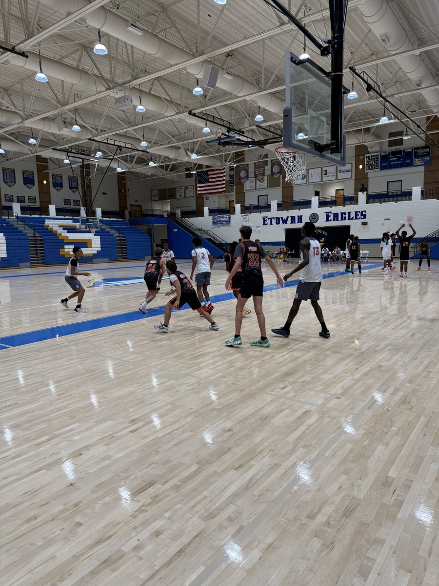 Coaches watching AE5 vs TLH Thunder Moore
South Dakota State - Head Coach
Texas A&amp;M Corpus Christi 
And more 
#RLHoops