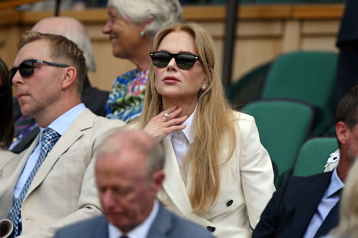 nkidmanbr's tweet image. Sempre uma perfeição! 🤍
📸: Nicole Kidman no décimo quarto dia do Campeonato de Wimbledon 2025 no All England Lawn Tennis and Croquet Club, neste domingo, 13 de julho, em Londres, Inglaterra.