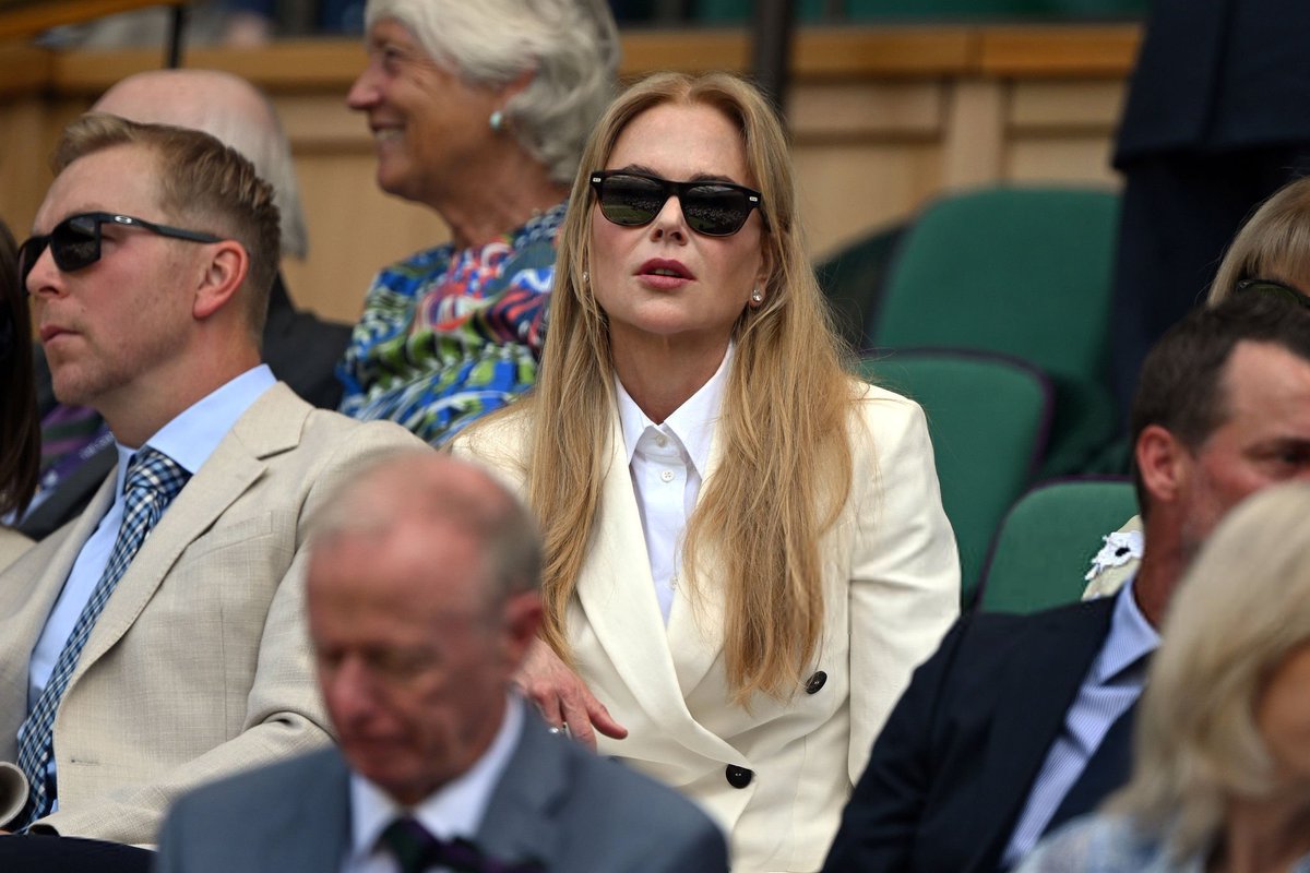 nkidmanbr's tweet image. Sempre uma perfeição! 🤍
📸: Nicole Kidman no décimo quarto dia do Campeonato de Wimbledon 2025 no All England Lawn Tennis and Croquet Club, neste domingo, 13 de julho, em Londres, Inglaterra.