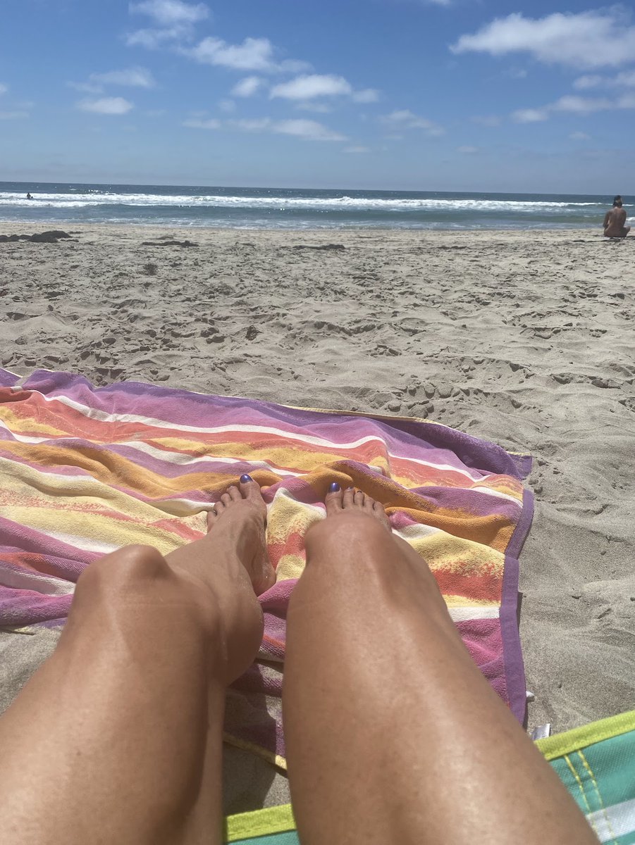 Planning my next trip to #BlacksBeach in #SanDiego 
No 👙 needed!! 😎☀️🏖️

Hope everyone is having a great weekend so far! #HappySunday #SundayVibes ✌️