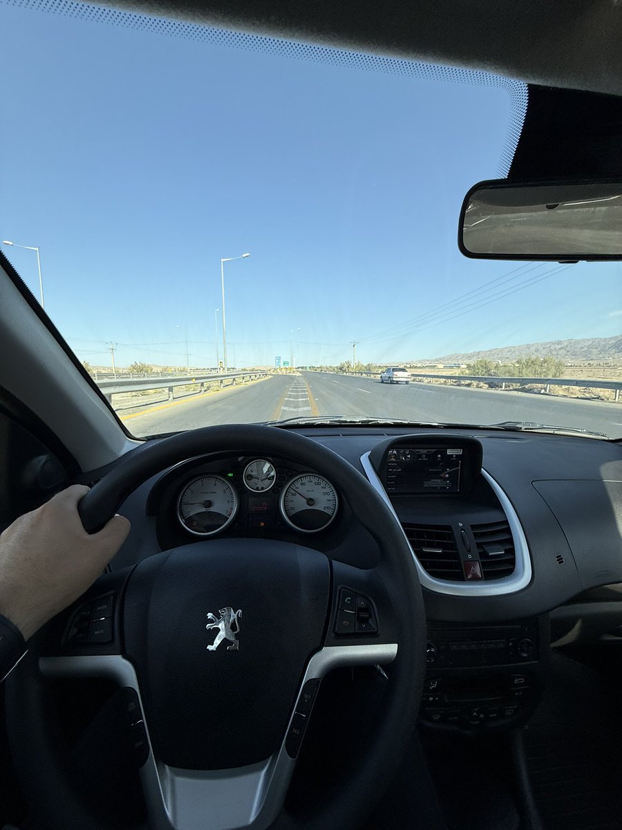 قسمت‌تون
نه با پول ددی با پول زحمتِ خودتون😁🖤
اینجوری‌از‌ بنز وbmwبیشتر میچسبه✅