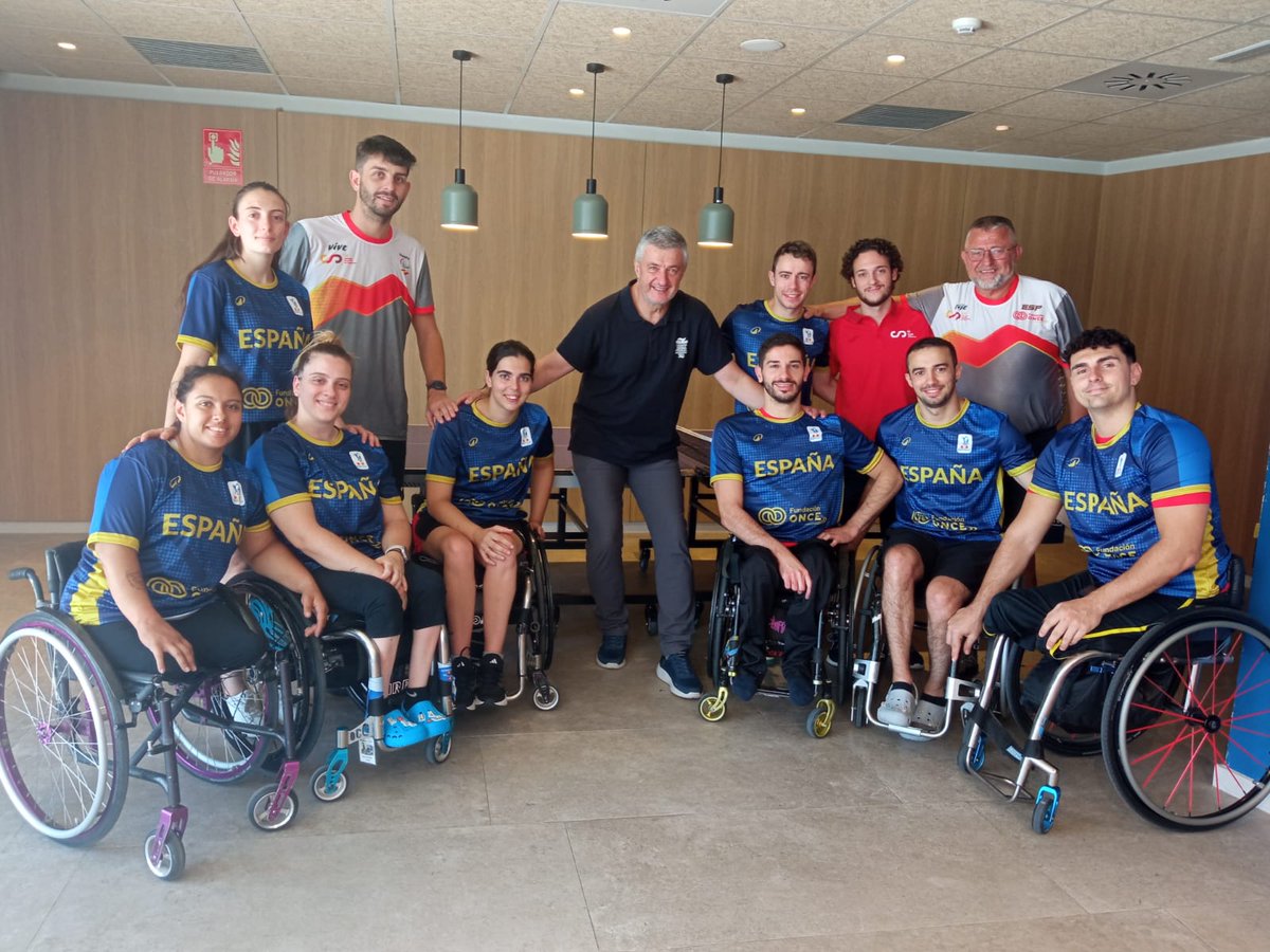 Mañana nuestros dos #TeamESP 🇪🇸 de #BSR 3x3 pondrán rumbo a Bochum (Alemania) para disputar la Universiada

Enrique Álvarez <a href="/eaorcajo/">Enrique Álvarez Orcajo</a>, presidente de la <a href="/FEDEDDF/">FEDDF</a>, deseó suerte a nuestros equipos antes del campeonato 
#basket #baloncesto #wheelchairbasket