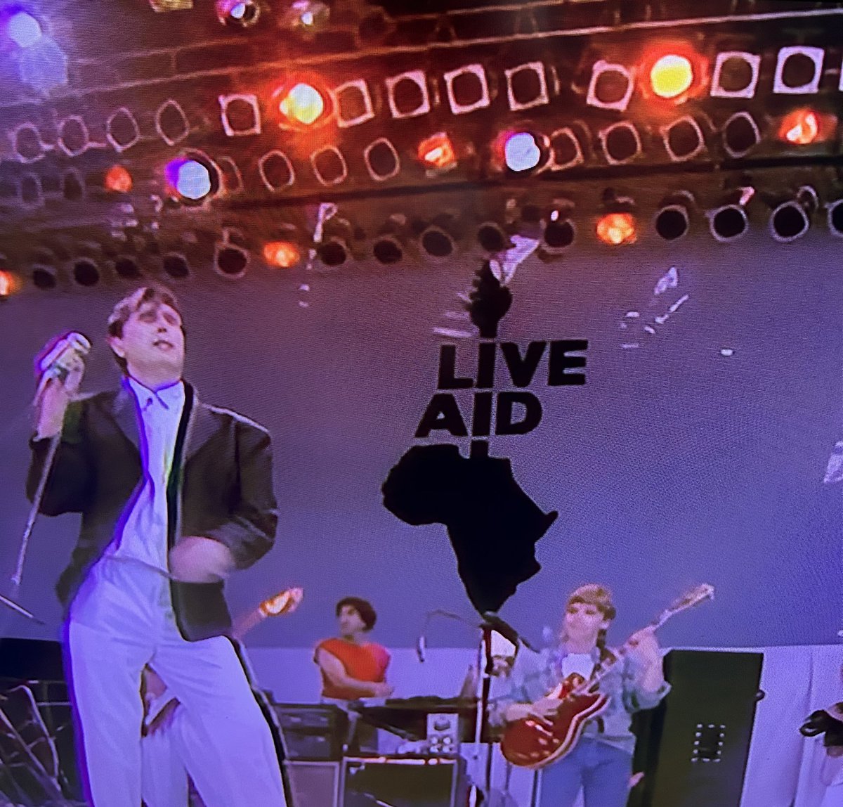 PD_Sable's tweet image. Watching the 40th Anniversary of Live Aid, I can remember watching at home and wishing I was there.
I was only 10 at the time but watching this performance from Mr cool himself @bryanferry brought back memories.
This was the start of a love of his music.