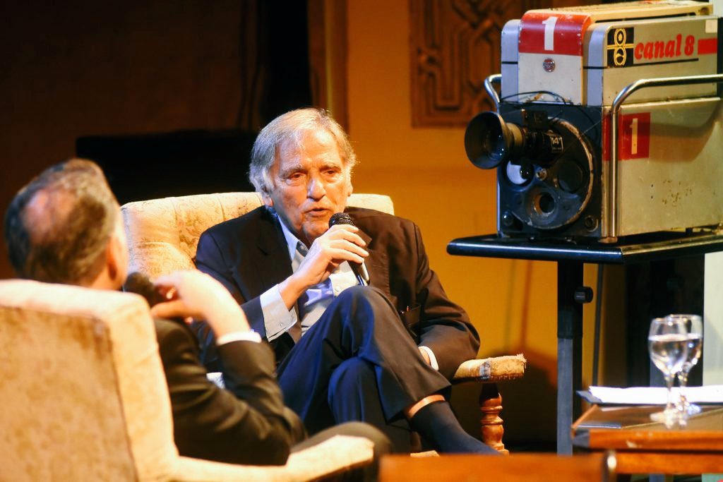 Despedimos con pesar a Cholo Ciano, referente del periodismo marplatense y ganador del Premio Don Manuel Álvarez Argüelles a la Trayectoria. Su calidez, compromiso y generosidad dejan una huella imborrable.

Acompañamos a sus seres queridos en este momento con todo nuestro afecto