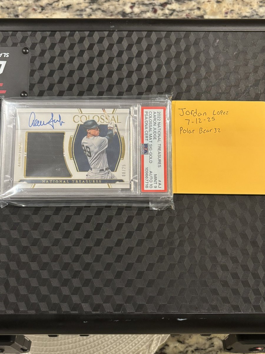 mixboy925's tweet image. Judge /25 Pop 1 $750
Skenes /5 $300