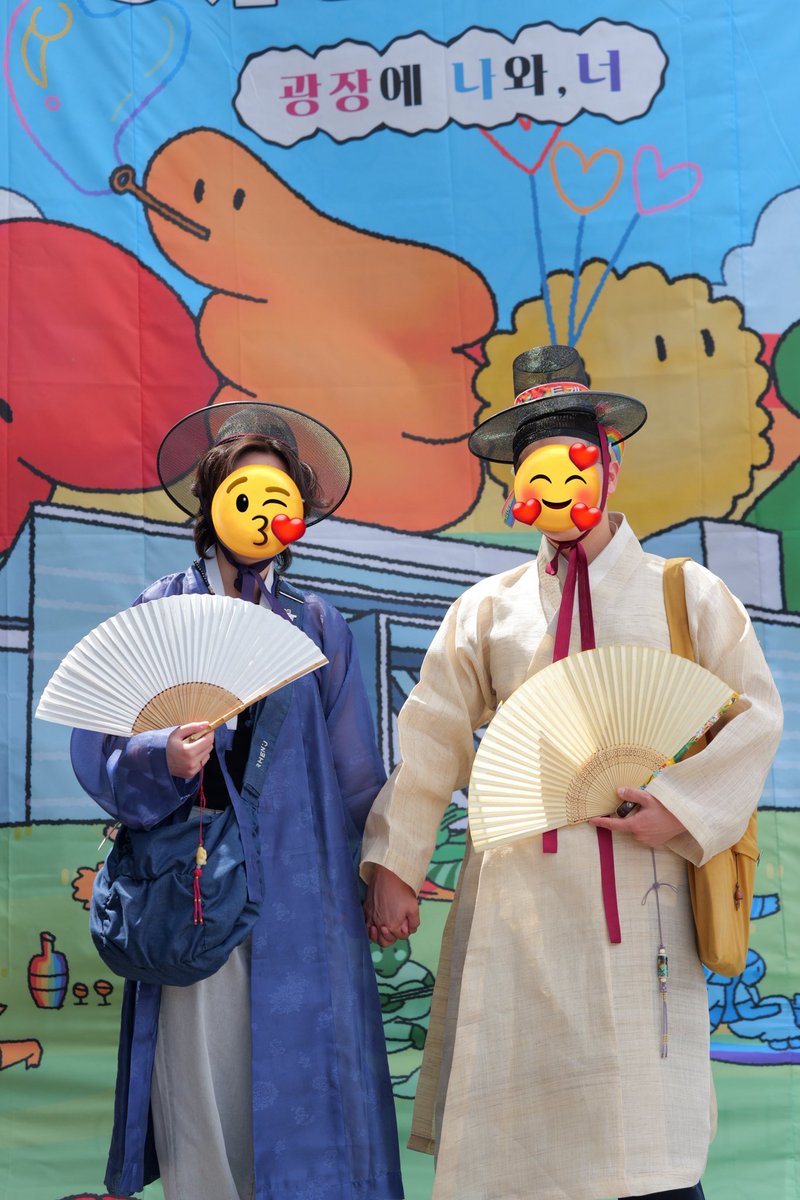 soar_solgae's tweet image. #퀴어_트친소
#겹친소
히어로물/코믹스/히어로물코믹스 좋아하는 폴리아모리 퀴어 남성
탄핵 시국 당시 깃발을 들었다면 이 깃발을 들고 다녔습니다
이 계정에서는 연대투쟁 그리고 문학, 번역, 코믹스, TRPG 등 제가 하는 걸 담아요