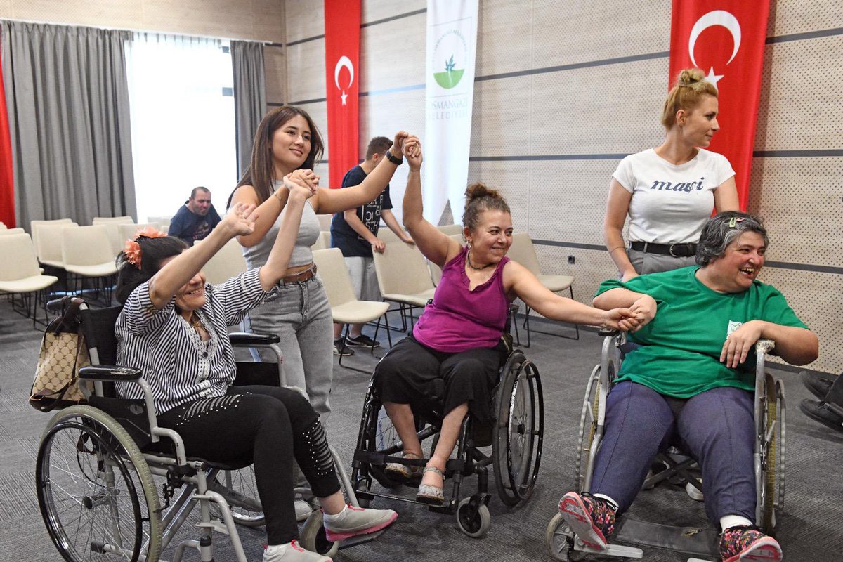 Osmangazi Engelliler Bakım Merkezi’mizde sanat ve müzikle dolu harika bir gün geçirdik 🎨🎶
Orff Eğitmeni Nilay Beceren ve Resim Öğretmeni Hafize Türk Öngüç eşliğinde hem eğlendik hem de yaratıcılığımızı ortaya koyduk.