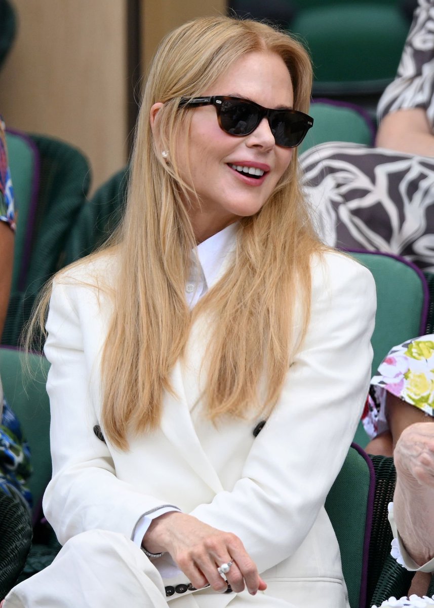 nkidmanbr's tweet image. 📸: Nicole Kidman comparece no décimo quarto dia do Campeonato de Wimbledon 2025 no All England Lawn Tennis and Croquet Club, neste domingo, 13 de julho, em Londres, Inglaterra.