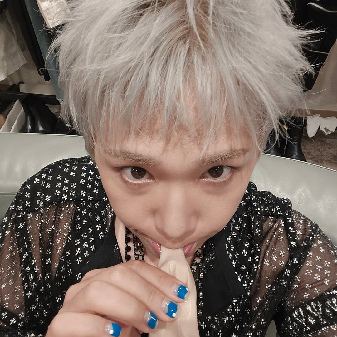 Kkorepo's tweet photo. 「#FTISLAND」#ホンギ、ひょうきんな表情であいさつ…「ステージで遊ぶのがいちばん楽しい...」 
https://t.co/NHPI4bHLpp https://t.co/ddgDQGgmtf
