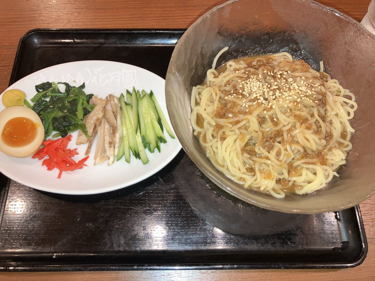 〆は麺
今夜は涼しくなったが、やはり夏は冷やし中華。
冷やし中華のメインはきゅうりだな。
#花月嵐 #冷やし中華