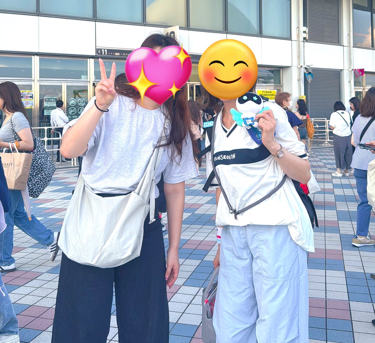 大阪2日間終わってしまいました〜！
ジンくんはもちろん最高なんだけど、ずっと会えなかったアミ友さんも会って会場以外にもホテルやご飯屋さんで出会ったarmyの皆さんともarmyってだけで一体感が出てとても楽しかったです🩷初めての京セラ、素敵な思い出が出来ました✨✨

#RUNSEOKJIN_epTOUR_OSAKA