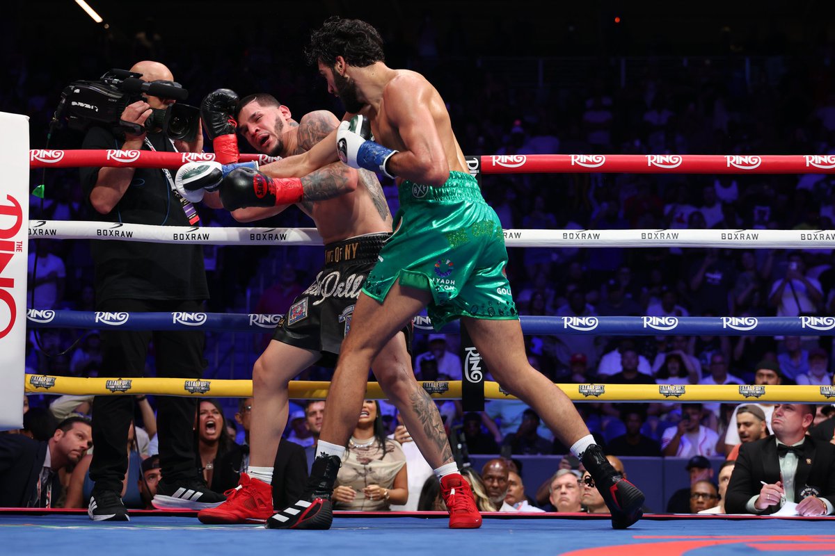 SteveKim323's tweet photo. Here's the inconvenience truth - while Edgar Berlanga was completely exposed for what he is as a fighter, he and his camp already got over on the #boxing industry and made their score over various promoters and networks who bought into it. Don't blame Berlanga, hell, praise him and his management.  They did their job. What we should really do is look at those who foisted him onto big stages and payday onto the public. Bottom line is they enabled all this...#boxing