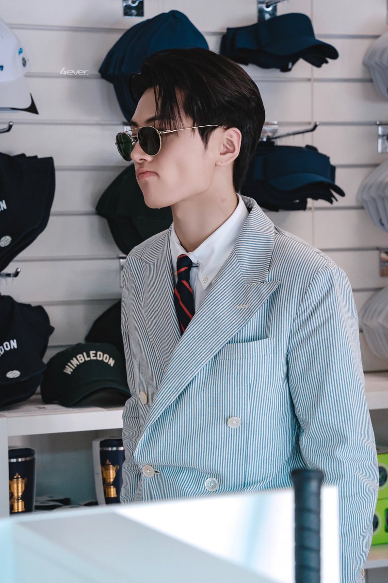 jaylandglobal's tweet photo. [📸] 250713

Wow… 

c. @.jayforever_02 

JAY AT WIMBLEDON 2025
#JayxPoloRalphLauren 
#Wimbledon   #ENHYPEN_JAY
@ENHYPEN @RalphLauren https://t.co/TfqvdQ6vp9