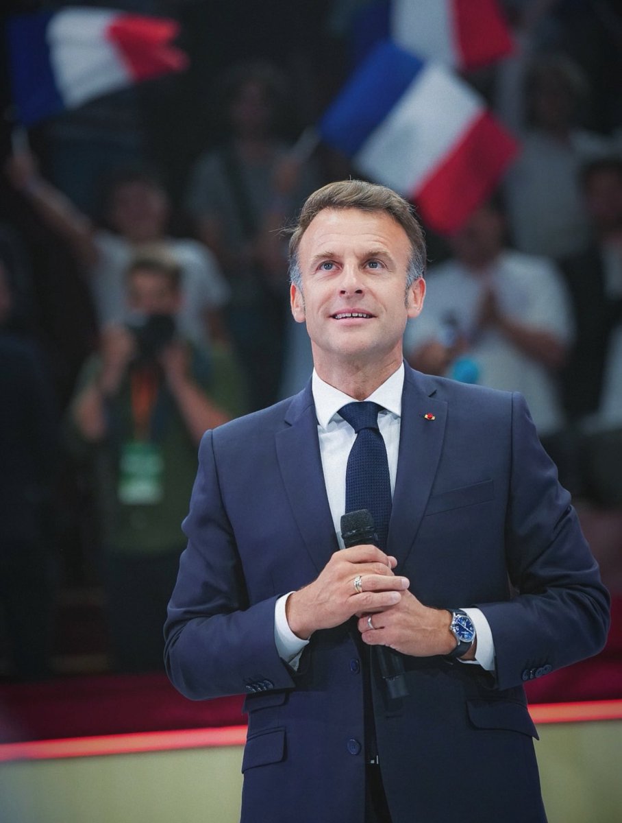 COSTESLionelEr's tweet image. &quot;Remontée significative&quot; de la popularité d&apos;@EmmanuelMacron avec 24% (+3) d&apos;avis favorables👏👌
Un véritable performance après huit ans au pouvoir malgré un #Macronbashing médiatique incessant et scandaleux 😅
Un succès plus que mérité 🇫🇷 #SoutienauPrésident🤝💙🤍❤️
@IpsosFrance