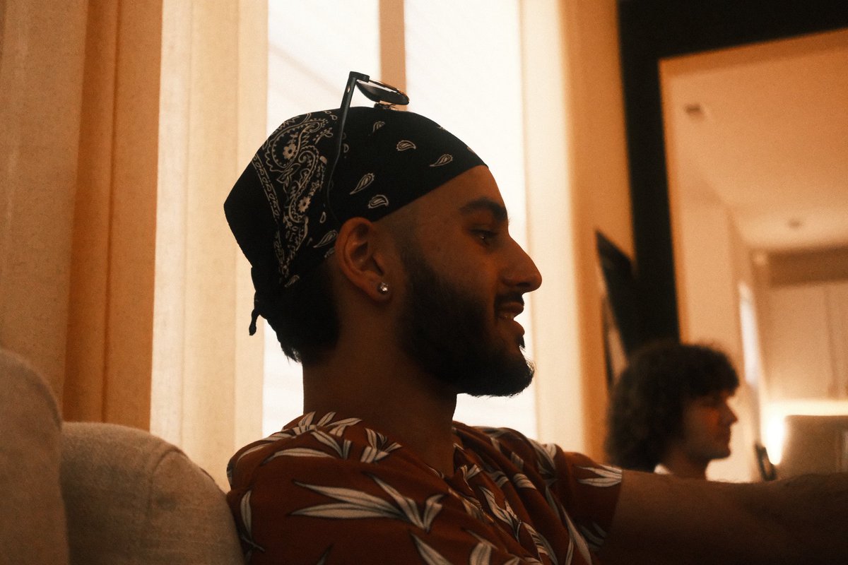 FatherYuvi's tweet image. 