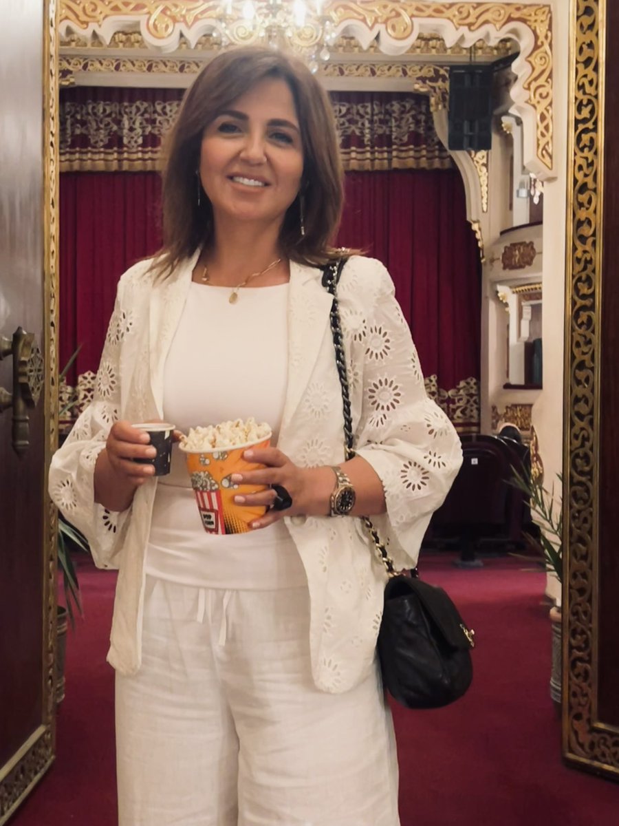 NoraHassanM's tweet image. أنا استمتعت جدا لدرجة الانبهار امبارح بحضور مسرحية الاستاذ يحيي الفخراني الملك لير علي المسرح القومي بميدان العتبة ، عرض اقل ما يقال عنه انه مصري عالمي 
مليون تحية إعجاب وتقدير من القلب لفريق العمل 
#المسرح_القومي 
#يحيي_الفخراني 
#مصر