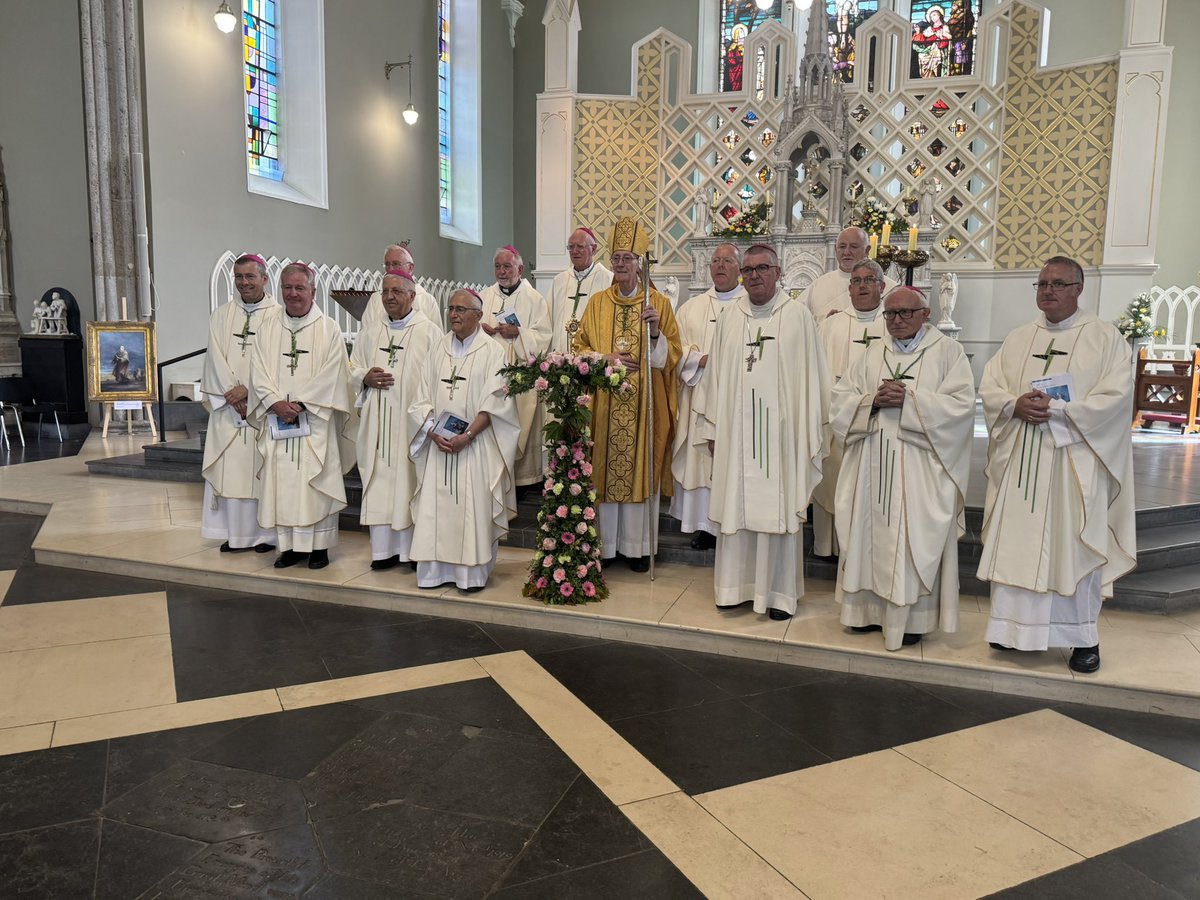BishopDNulty's tweet image. Delighted to celebrate Mass for the XXVI Columbanus Day in @CarlowCathedral a huge congregation and great to have the support of so many who travelled a distance to join us @KANDLEi @CatholicNewsIRL