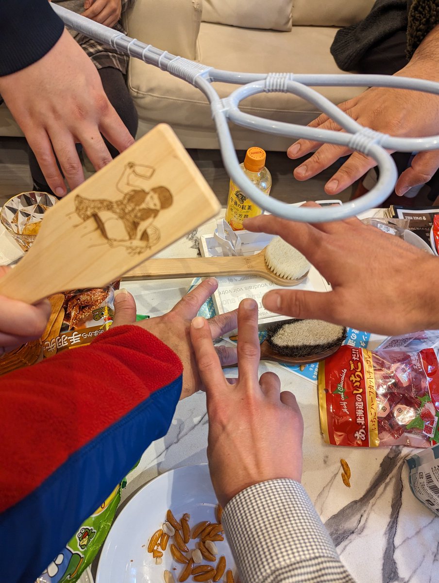 訂正しました。

お盆のオフ会２Daysやります!!

8月13日 名古屋レンタルスペース
時間　13:00〜17:00
8月14日東京新宿レンタルスペース
時間　14:00〜18:00

詳細ポストは後日あらためて投稿いたします🙇
＃スパンキング　＃お仕置き
＃お尻ぺんぺん