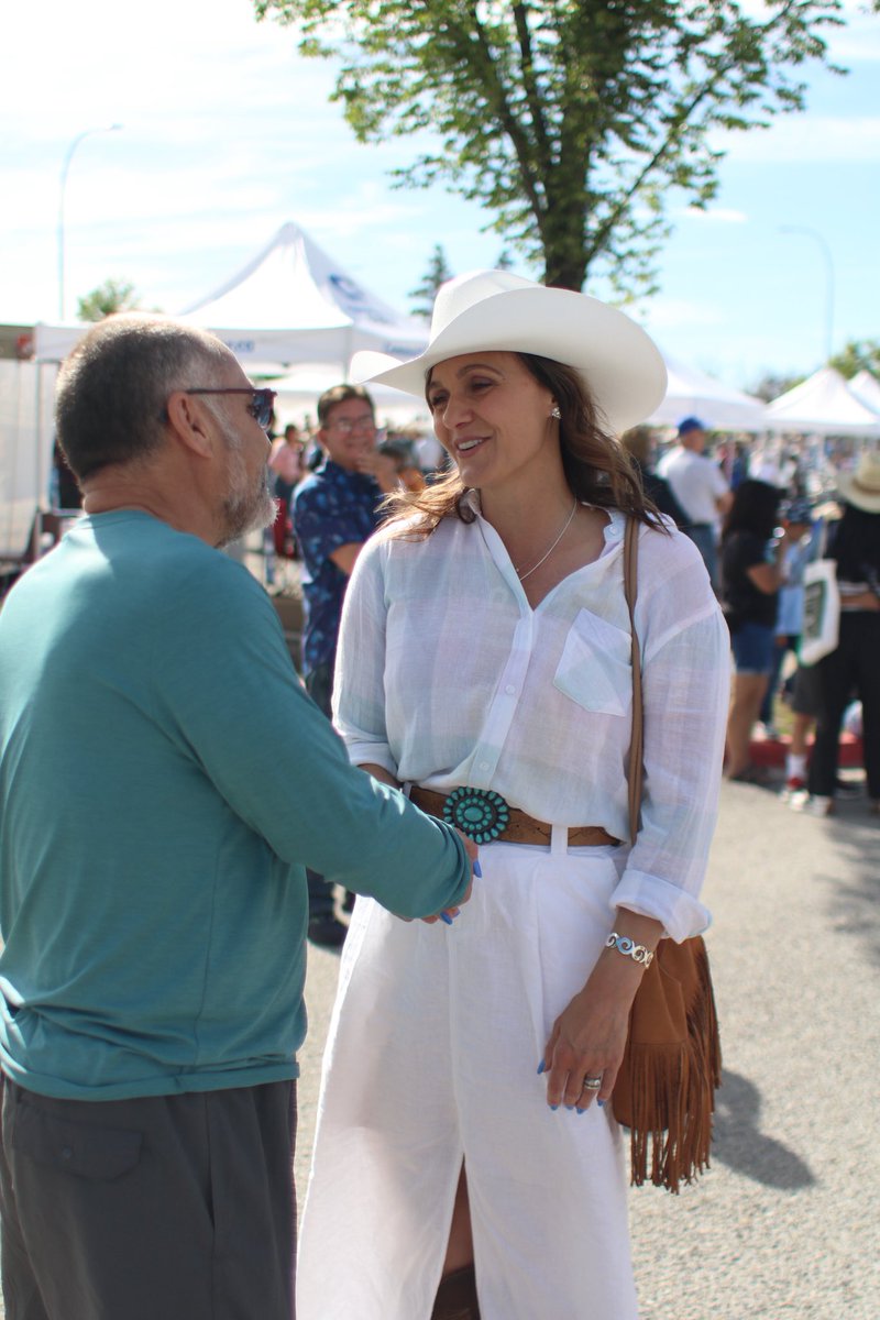 SonyaSharpYYC's tweet image. As we wrap up another incredible Stampede this weekend, I’m feeling grateful.
Over the past 10 days, I’ve had the chance to connect with thousands of Calgarians at breakfasts, parades, and community events across the city. We shared coffee, pancakes, and conversations about the…