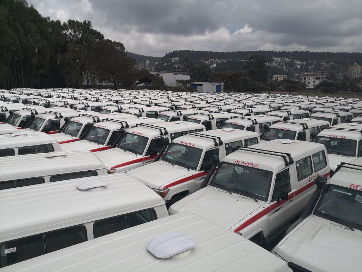 TakeleUma's tweet image. Good News for Vehicle Importers! 

The  Roll-in/Roll-out (RoRo) train service for vehicle transportation is now fully operational at Modjo Dry Port. Highly Reliable,Timely Deliveries, 
Cost-Effective Solutions. 
Experience frontier Logistics at Mojo dry port with EDR .