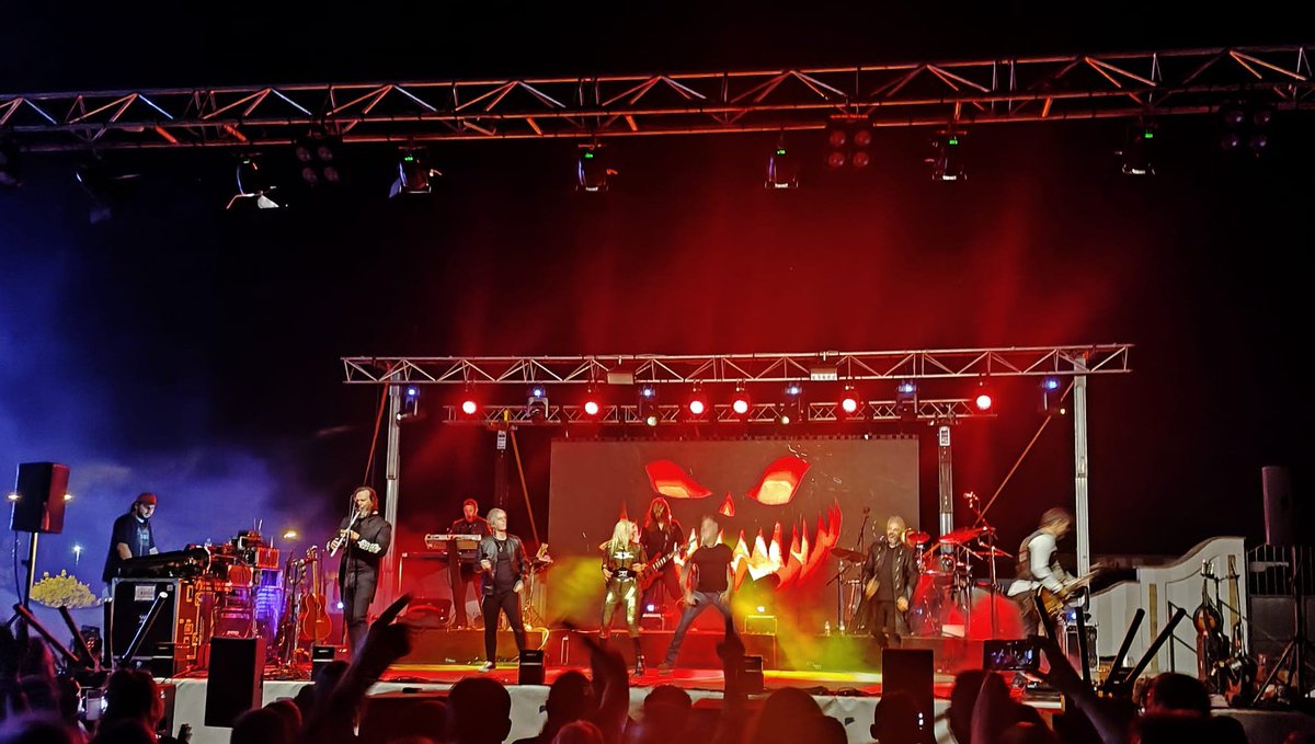 Estuvimos en el Condado Rock.

Iremos subiendo más fotos en nuestras forjas sociales de FB, IG y Threads y algún vídeo en Youtube.

Y por supuesto, crónica en esquirlasdemetal.es 

Fotos de <a href="/AlePuch/">Ale Puch</a> y <a href="/GuionbyJOS/">JOS</a>