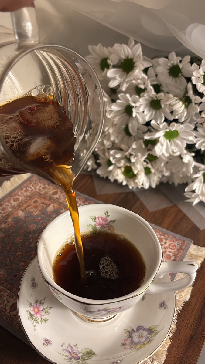 كأن الذي بيني وبينك عامر 
وكل ما بيني وبينك خراب
 إذا نلت منها رشفةً فالكل هين 
وكل الذي فوق التراب تراب

-أنا والحلاج