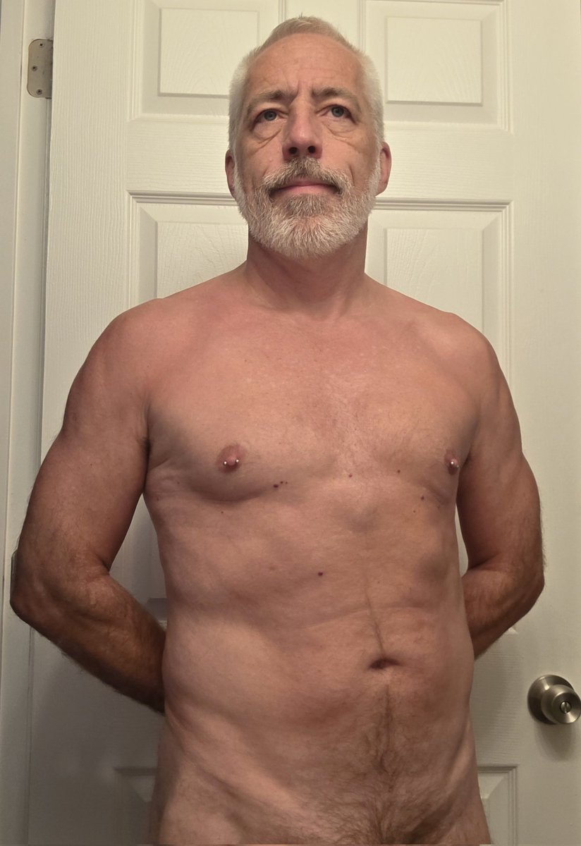 Daddy seeing more definition in his body showing more every week. Gotta keep it up 💪