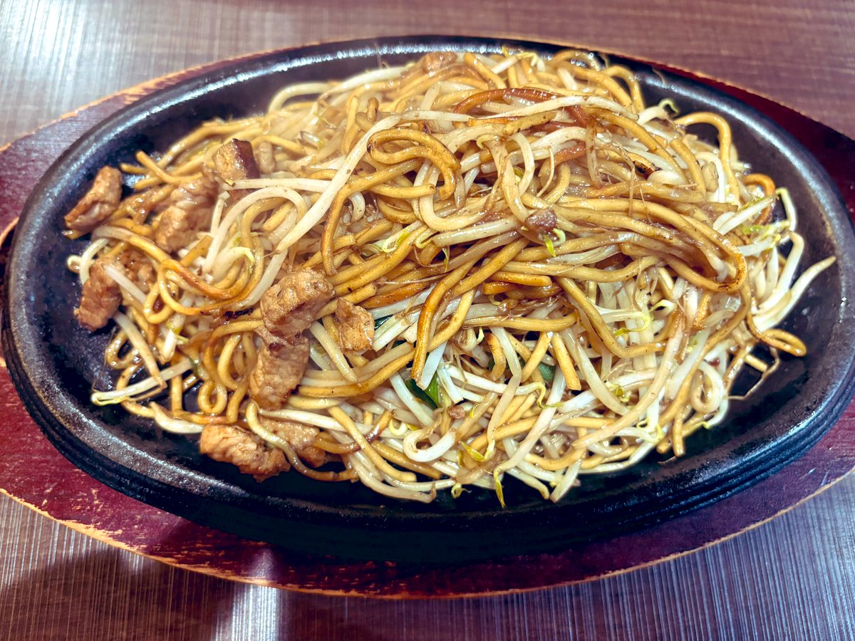 aimelody73's tweet photo. 夜食おいしかった🥰♡♡
やっぱりお肉おいしい🥺♡♡ https://t.co/yAEVTlgYtf