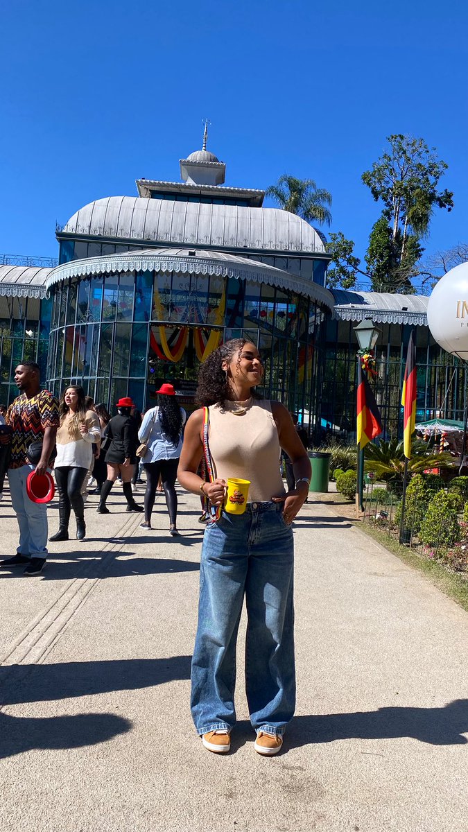 thaai28081's tweet photo. #Bauernfest .. 🖤❤️💛 https://t.co/pDTR8hm4Sf
