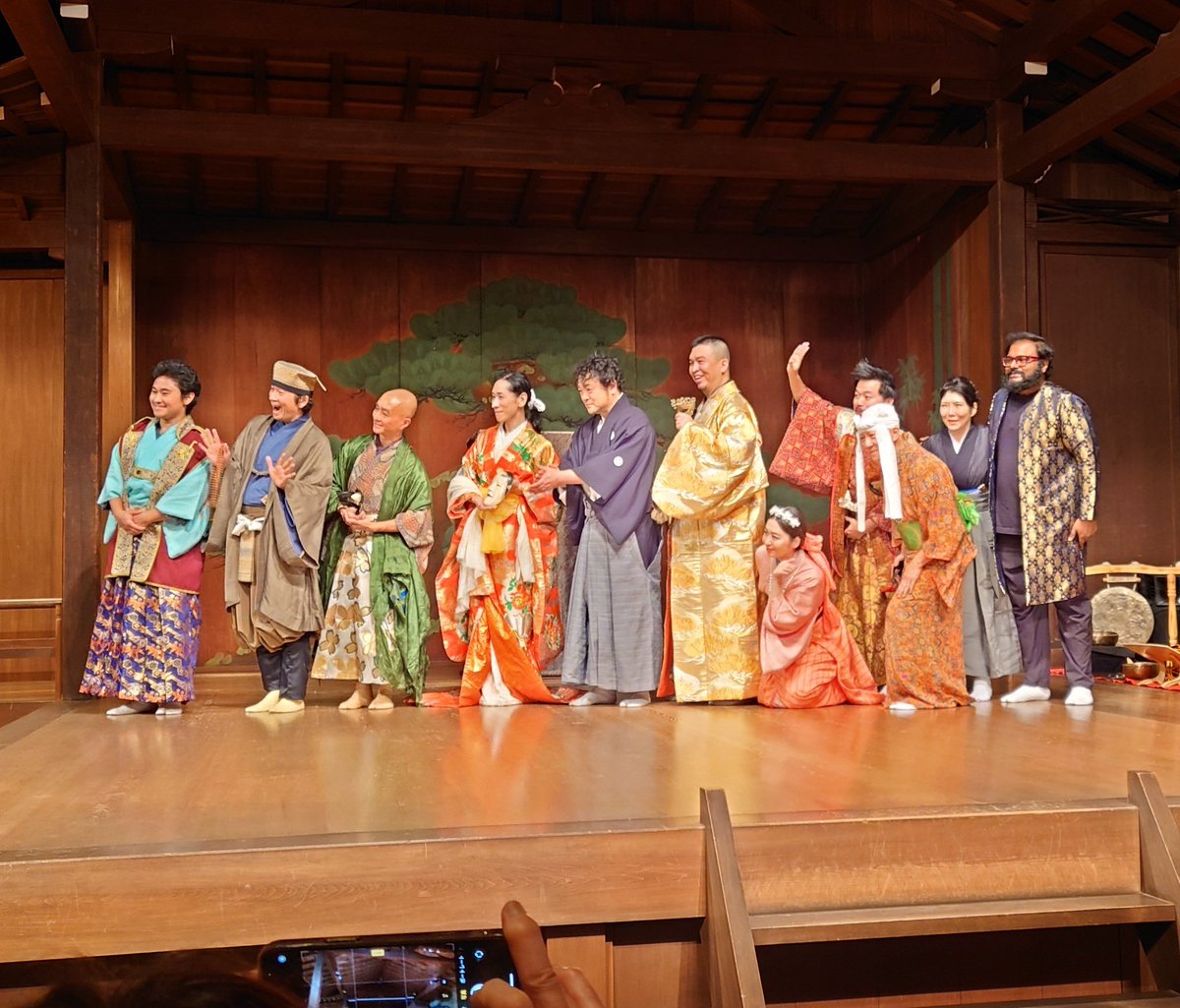 シェイクスピアと能の融合 #デズデモーナ 

こちらは紅葉狩と違って台詞ありで、日本語、英語、中国語も入ってたりして、また一つ新鮮な観劇体験でした✨

同じくマレーシア人として、日本でマレーシア人による演劇を初めて観れたの嬉しかった😊

※カーテンコール中に写真撮影OK
