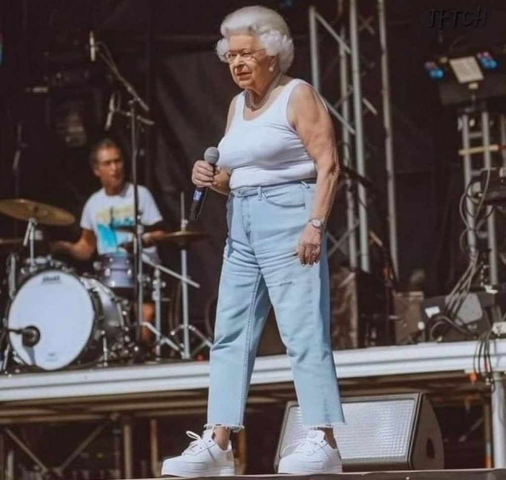 Queen performing at Live Aid 40 years ago today. #LiveAid40