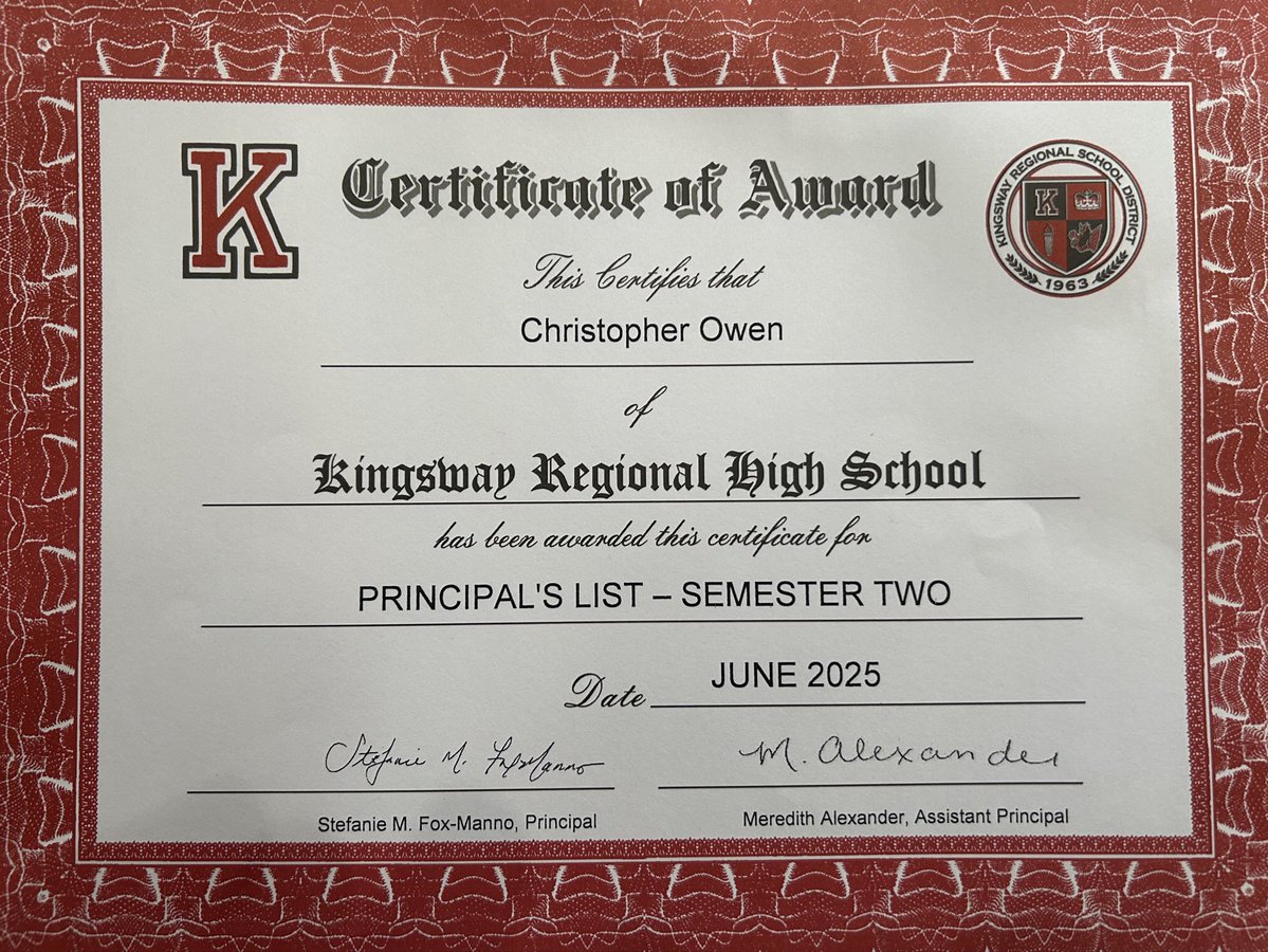 chris_owen215's tweet image. Proud to earn a spot on the Principal’s List this term. The work in the classroom matters just as much as the work on the field and mat 📚🏈🤼‍♂️.
@CoachMHendricks @Dragons_AD @FBCGilliam @KingswayWrestle @22Boosters @BrendanScoutsNJ @ScoutNickP @PrepRedzoneNJ