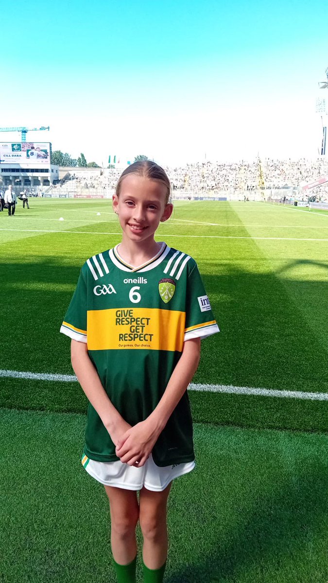 Sciath na Scol (@sciathnascol) on Twitter photo Congrats to Aoife Barrett from Dromore National School in Bantry and
Sean Hurley from Gaelscoil Dr. Uí Shuilleabháin in Skibbereen who represented Cork, lining out in the Kerry colours for the <a href="/INTOnews/">INTO (Irish National Teachers' Organisation)</a> Mini 7s Games <a href="/CrokePark/">Croke Park</a> <a href="/AllianzIreland/">Allianz Ireland</a> <a href="/cnambnaisiunta/">Cumann na mBunscol</a> Congrats to Aoife Barrett from Dromore National School in Bantry and
Sean Hurley from Gaelscoil Dr. Uí Shuilleabháin in Skibbereen who represented Cork, lining out in the Kerry colours for the <a href="/INTOnews/">INTO (Irish National Teachers' Organisation)</a> Mini 7s Games <a href="/CrokePark/">Croke Park</a> <a href="/AllianzIreland/">Allianz Ireland</a> <a href="/cnambnaisiunta/">Cumann na mBunscol</a>