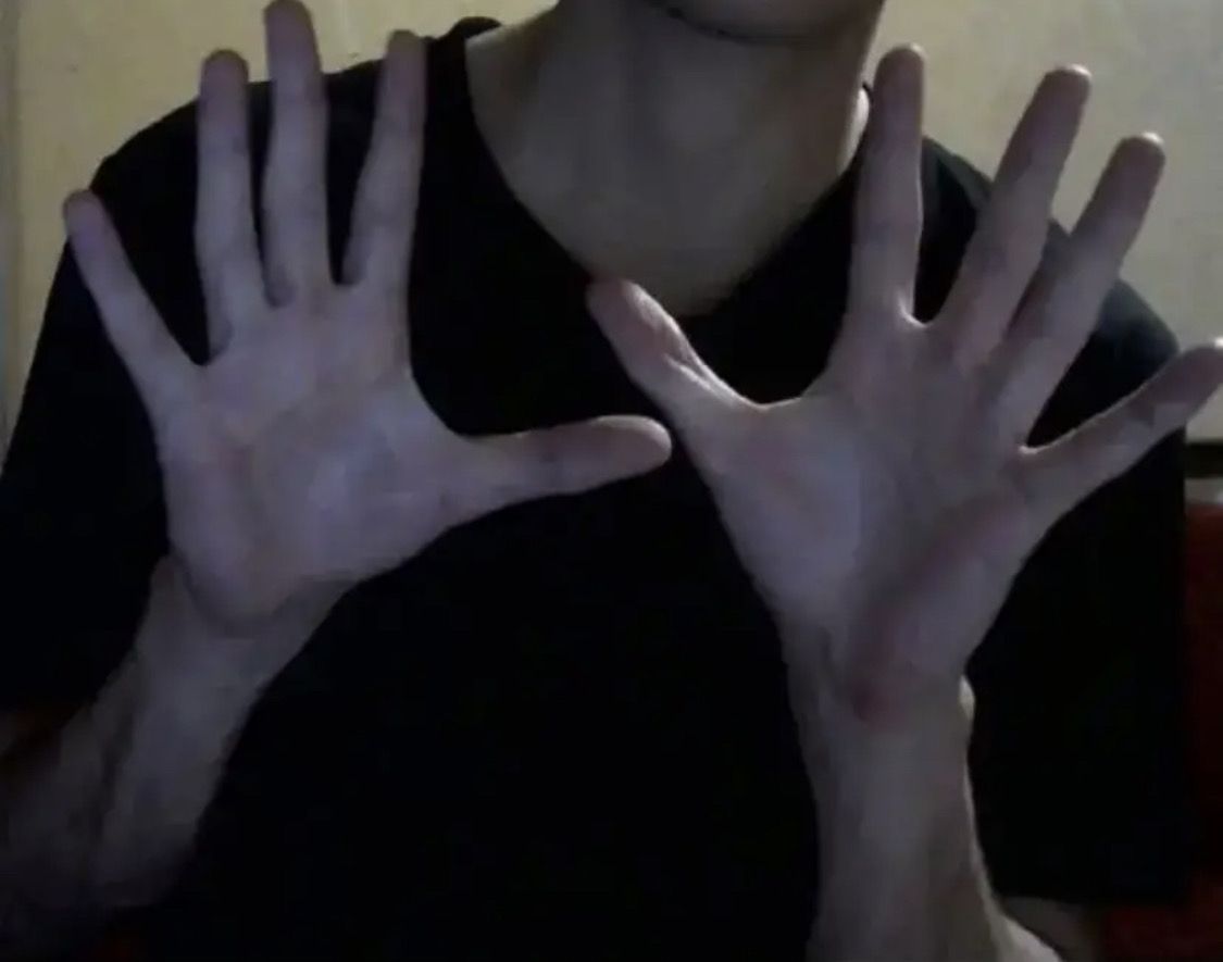 Меня эджили пока я не кончил два с половиной (кажется) раза и не начал умолять остановиться, а потом убежал в другую комнату.
Отсюда мораль: связывайте руки тем кого эджите, чтобы они превзошли свои лимиты.