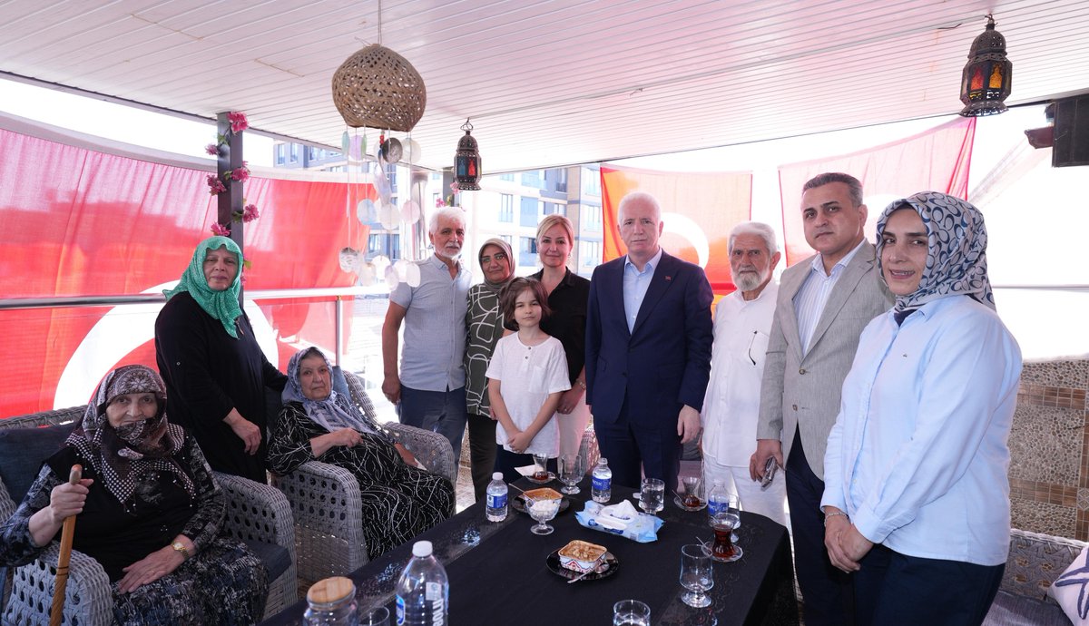 TC İstanbul Valiliği (@tc_istanbul) on Twitter photo Valimiz Davut Gül, 15 Temmuz 2016'daki darbe girişimi sırasında İstanbul Büyükşehir Belediyesi önünde şehit olan Murat Kocatürk için okunan mevlid programına katıldı. 
Vali Gül, vatanımız uğruna canlarını feda eden tüm aziz şehitlerimizi dualarla yâd etti.
<a href="/gul_davut/">Davut GÜL</a> Valimiz Davut Gül, 15 Temmuz 2016'daki darbe girişimi sırasında İstanbul Büyükşehir Belediyesi önünde şehit olan Murat Kocatürk için okunan mevlid programına katıldı. 
Vali Gül, vatanımız uğruna canlarını feda eden tüm aziz şehitlerimizi dualarla yâd etti.
<a href="/gul_davut/">Davut GÜL</a>