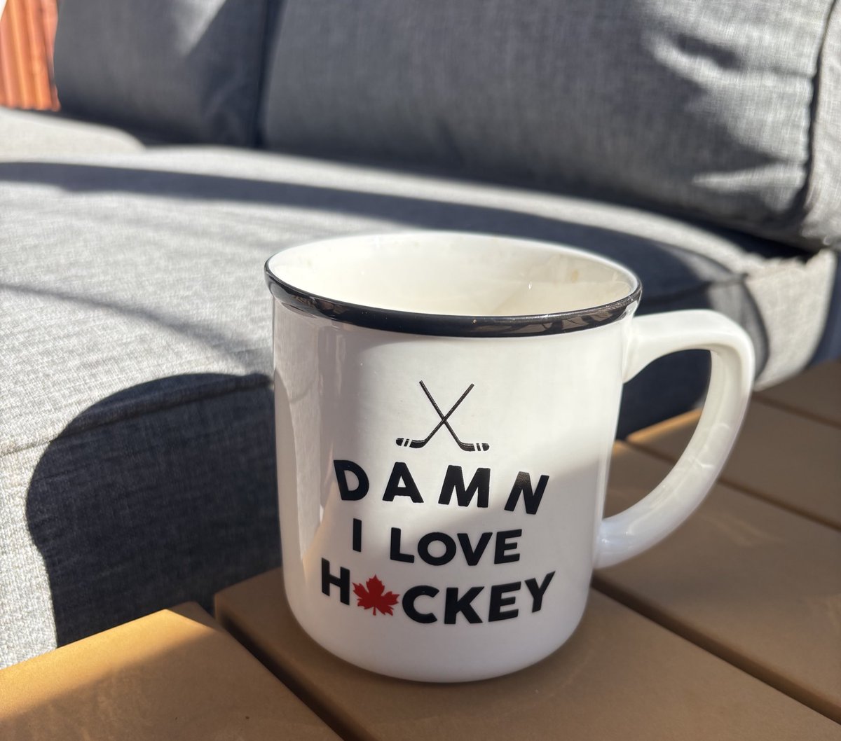 CatsNBoltsPod's tweet image. 🏒 ☕️ ☀️