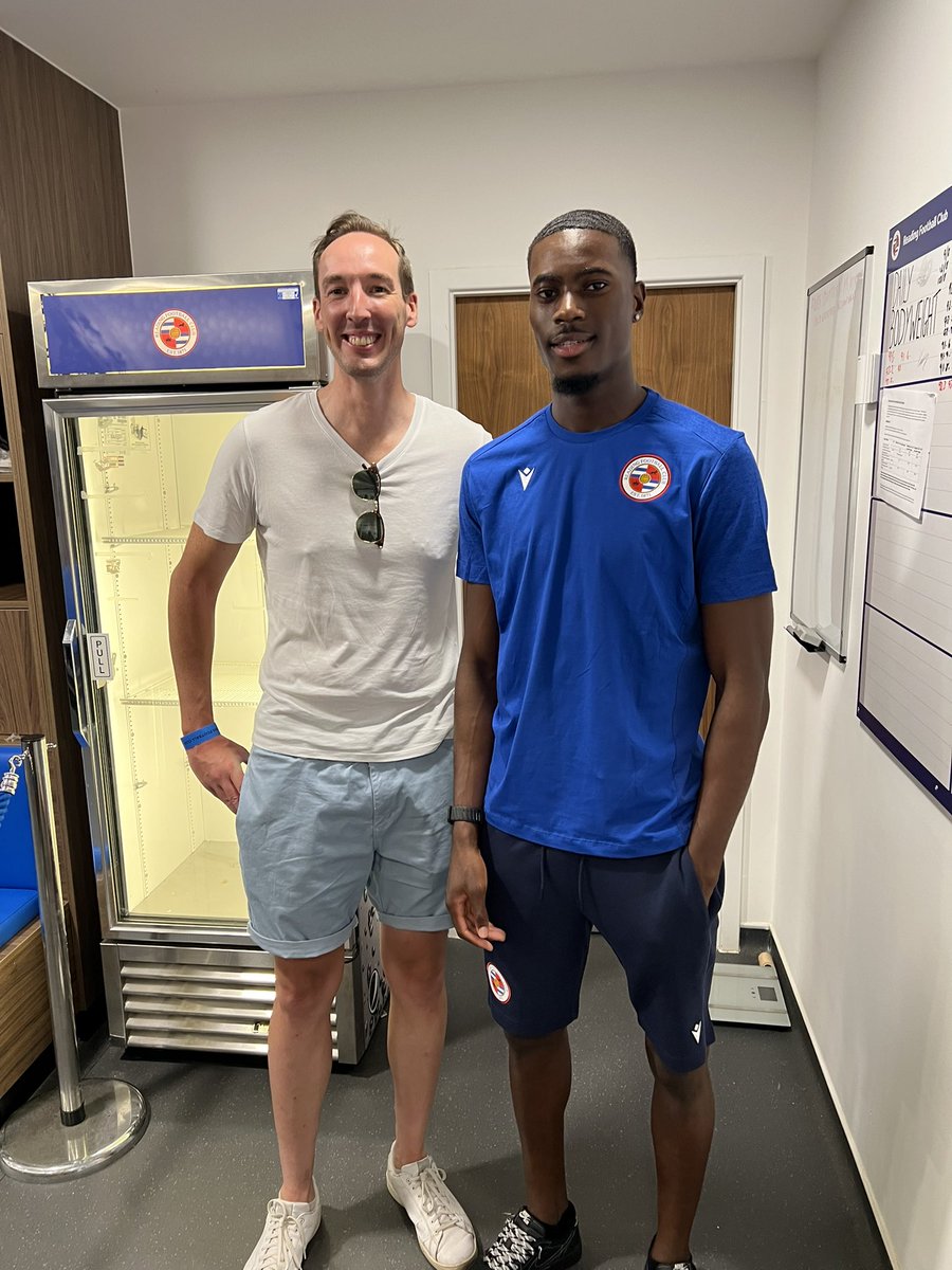 rossTheTwit's tweet image. Such a nice gesture from @ReadingFC to open up Bearwood Park for us STHs. Such a great complex. Thanks @RCouhig @ToddTrosclair @joe_jacobson for making it happen. Great sports from @Kelvinehi10 @Noelhunt20 @HarveyKnibbs for the pics… #readingfc #urz #upttheding #bearwoodpark