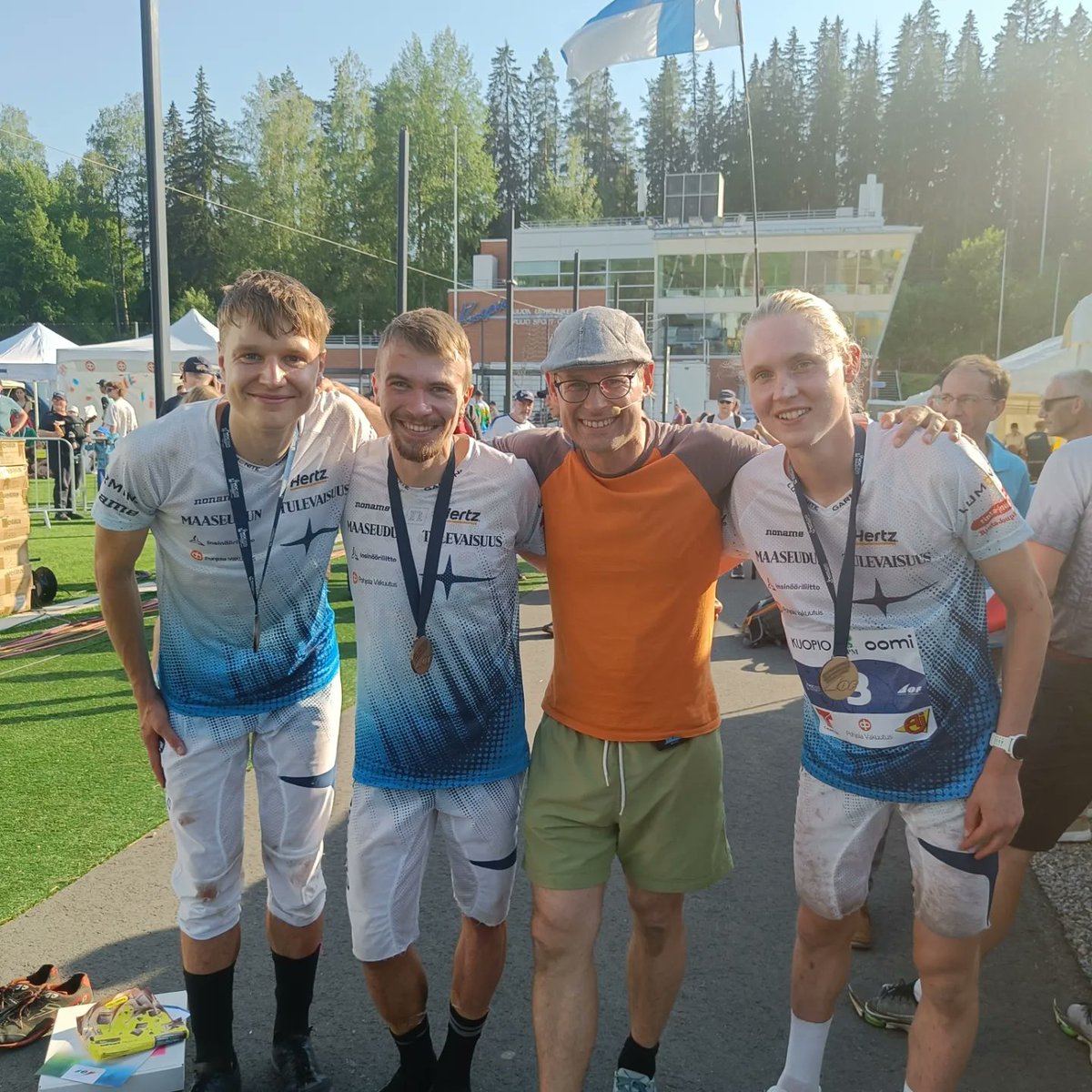 #woc2025 kuuluttajahommat takana. Viikko tarjosi suunnustusdraamaa koko kirjon leveydellä. Pettymyksiä, onnistumisia, iloa ja surua - tunteita.
Kiitos ja anteeksi - kohti seuraavia kekkereitä.
#suunnistus #kuuluttaja #oikeareitti
