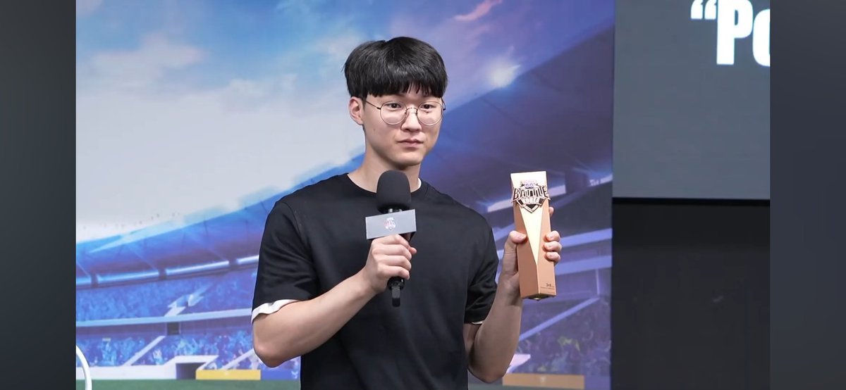 Note5ChoYou's tweet image. 고배리 코리아! 최종 3등 마무리! 응원해주신분들 진심으로 감사드리고 선수분들 수고 많으셨고 원활한 진행을 해주신 스태프분들 수고 많으셨고 멋진 해설분들도 수고 많으셨습니다! 감사합니다!
#PokemonGO #GBK