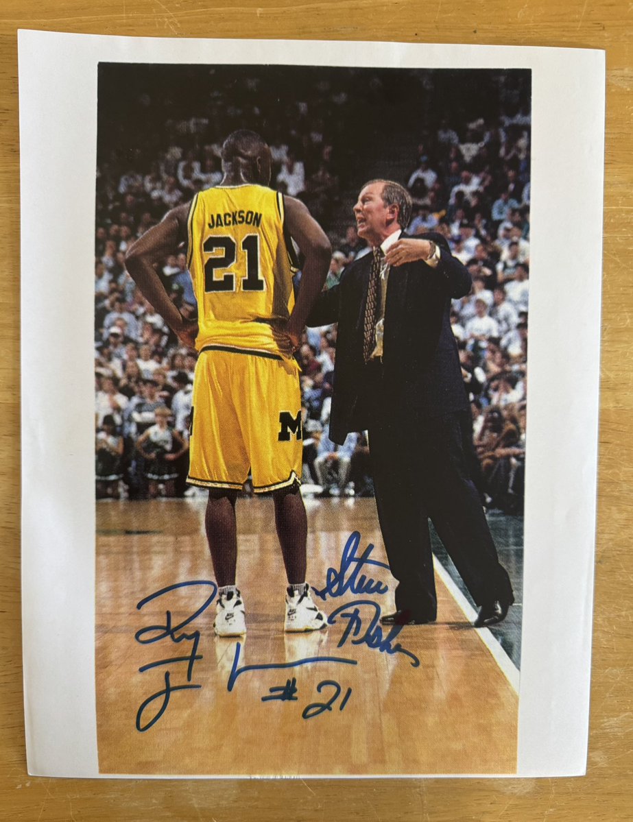 TimGall13's tweet image. Today's Treasure from my collection: It's common now, but Michigan's "Fab Five" were the first to mainstream basketball players wearing long shorts & short socks (it used to be the other way around!). Ray Jackson is pictured here with Coach Fisher.