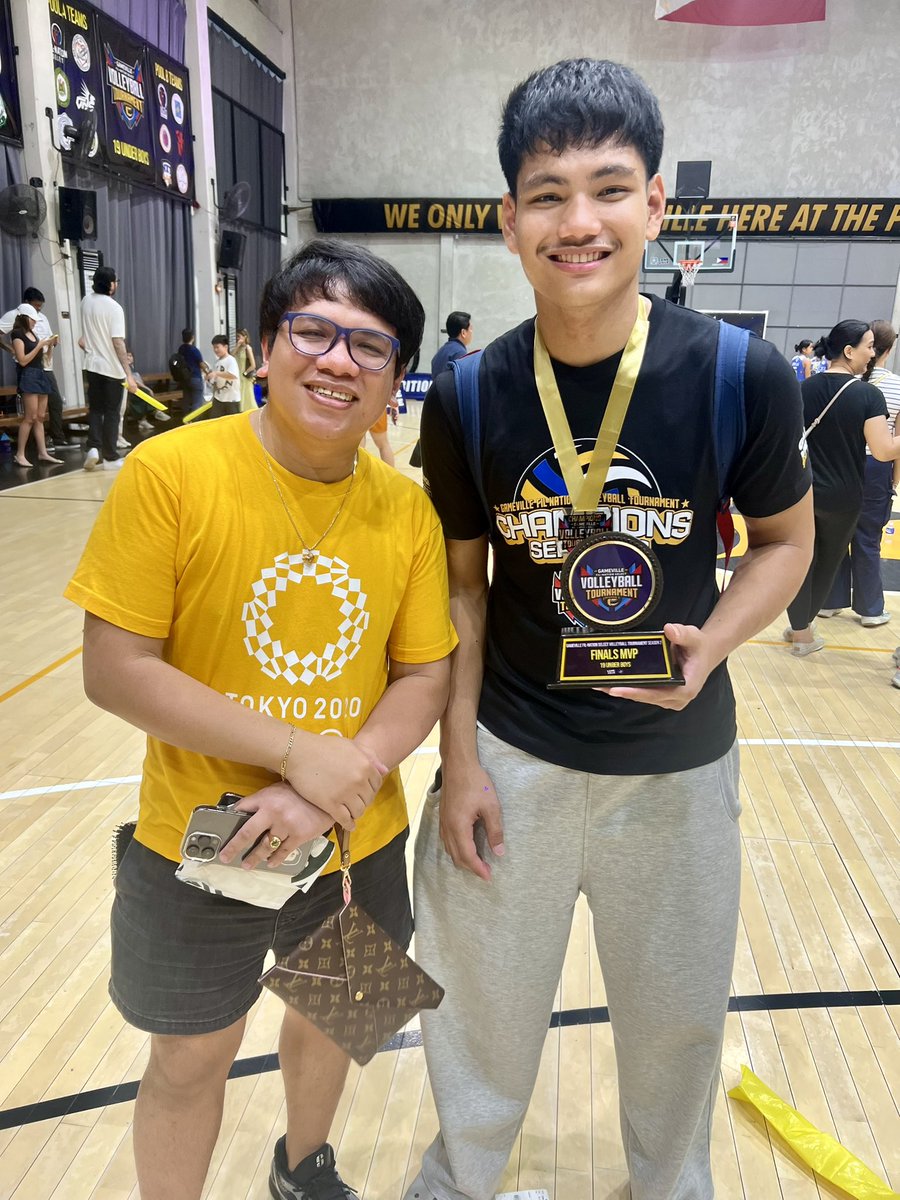 bautistadanielb's tweet photo. With the MVP - Tyler Ramos!!! 💚💛
#FilNationSelect https://t.co/9UAFDLb2nR