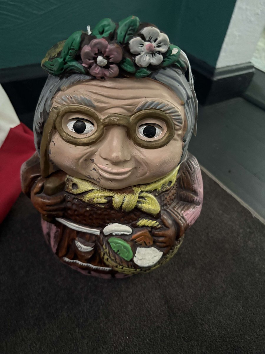 fudgeslacker's tweet image. I kinda just got the best cookie jar.