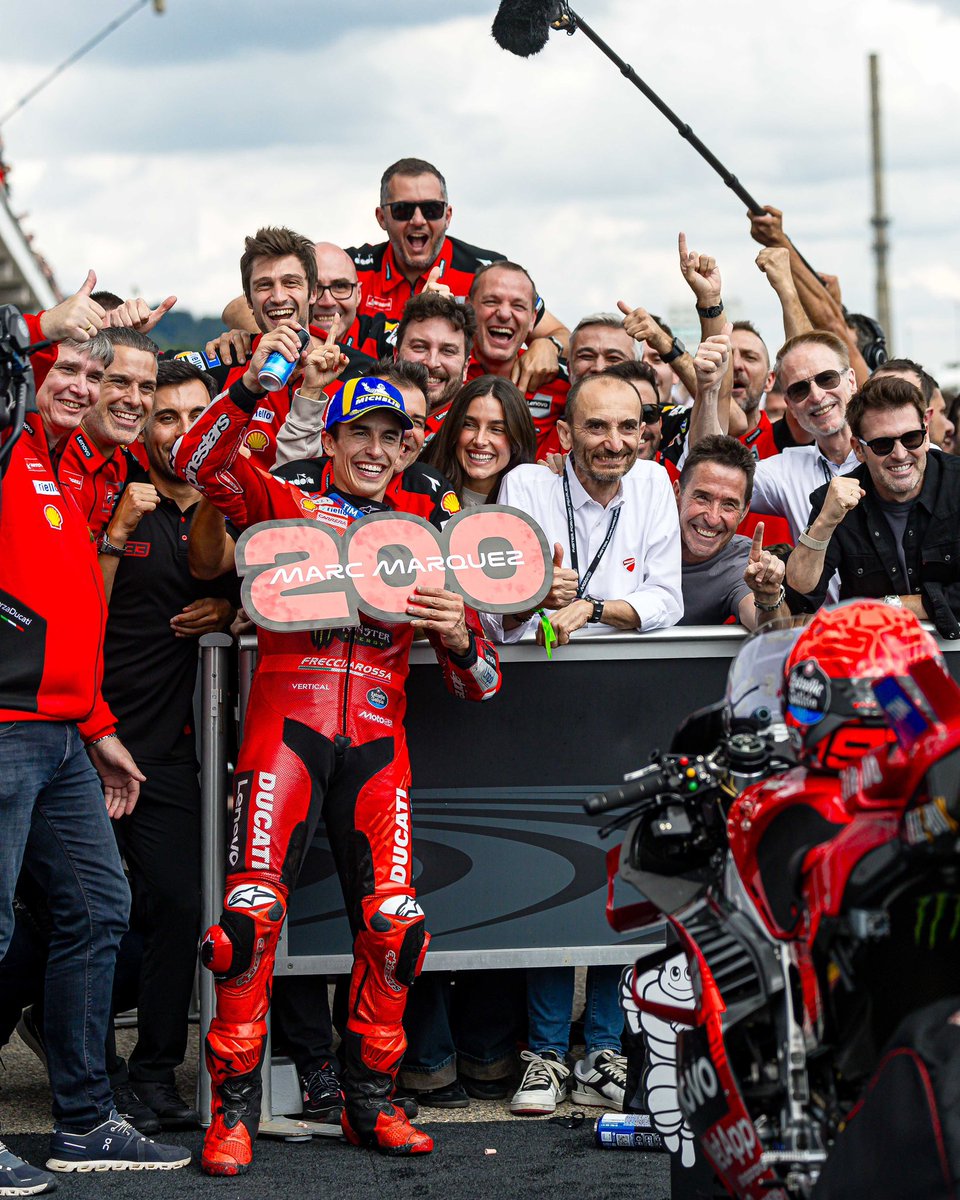 DucatiMotor's tweet image. 🥇🥉🏆🇩🇪
1-3 at #GermanGP
➡️ The 8th win of the 2025 for the #DucatiLenovoTeam
#ForzaDucati