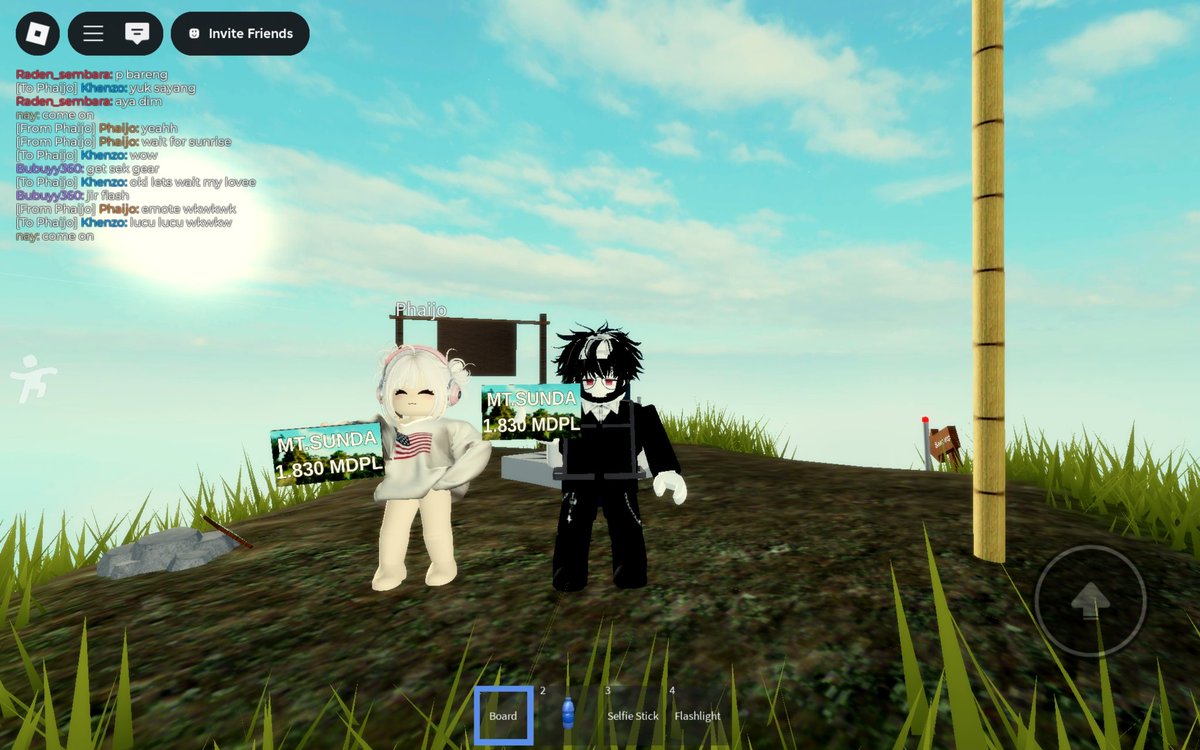 amouvase's tweet image. Tema hari ini muncak bareng si cantik!