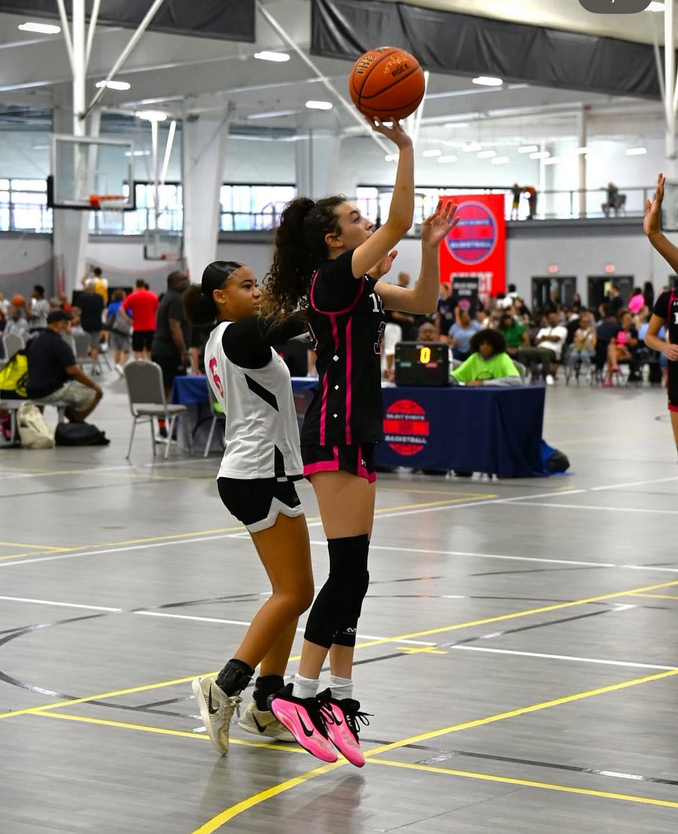 35Avary's tweet image. 👀 Catch me on court 21 in Ohio at 11:20
@ITLTexas @Itlskills @JrAllStarBB @JrAllStarTexas @SelectEventsBB @FiveStateHoops @FiveOnFiveHoops @WoodsRecruiting @bballjkey @txelitebball