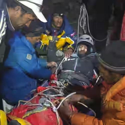 Broad Peak: Waldemar in Base Camp!
Photo: Akbar Syed, Lela Peak Expeditions