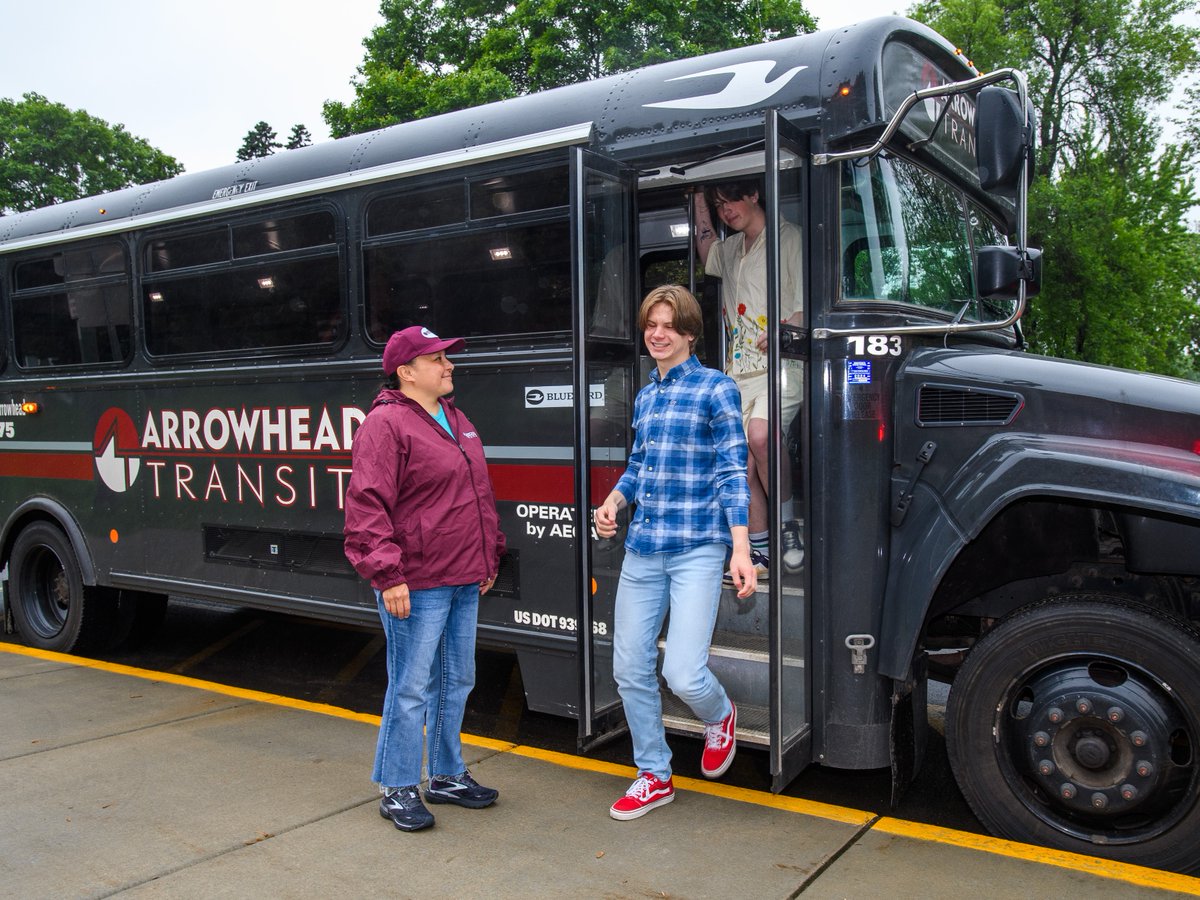ARWHDTransitMN's tweet image. Our drivers know the local roads like the back of their hand—and they’re proud to serve. Next time you ride, give your driver a wave or a “thank you”!

#TransitHeroes #DriverAppreciation #ArrowheadTransit #MinnesotaTransit