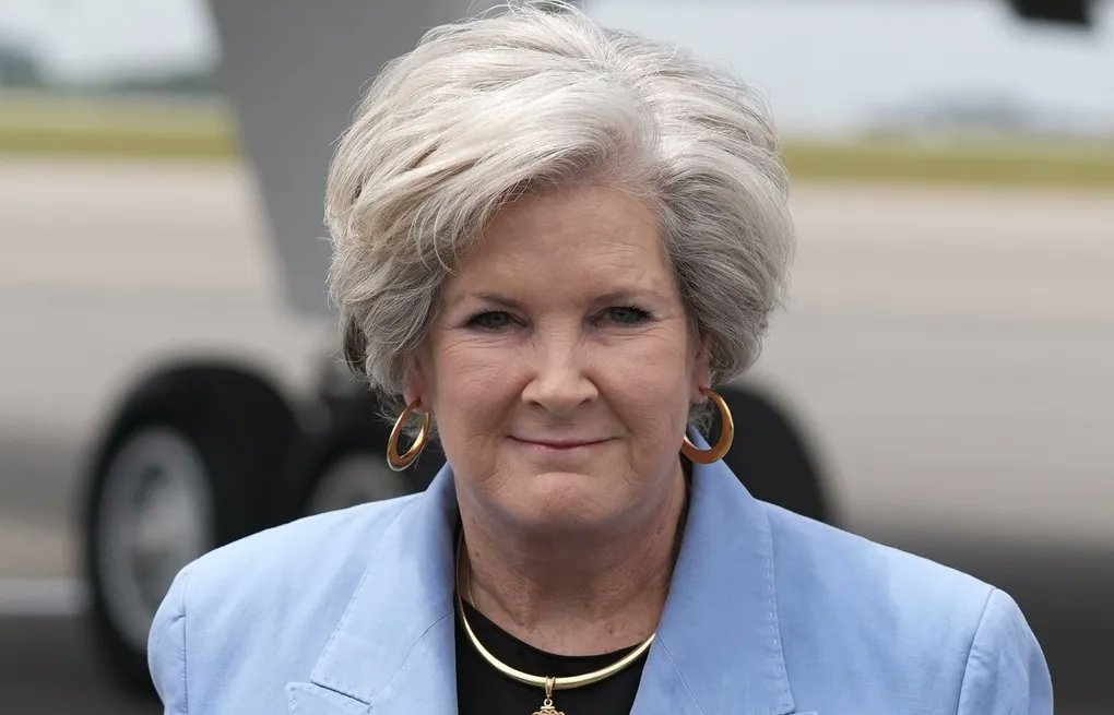 I'm not saying Newt Gingrich and Susie Wiles, Trump's Chief of Staff, are the same person. I'm just asking to see a Real ID